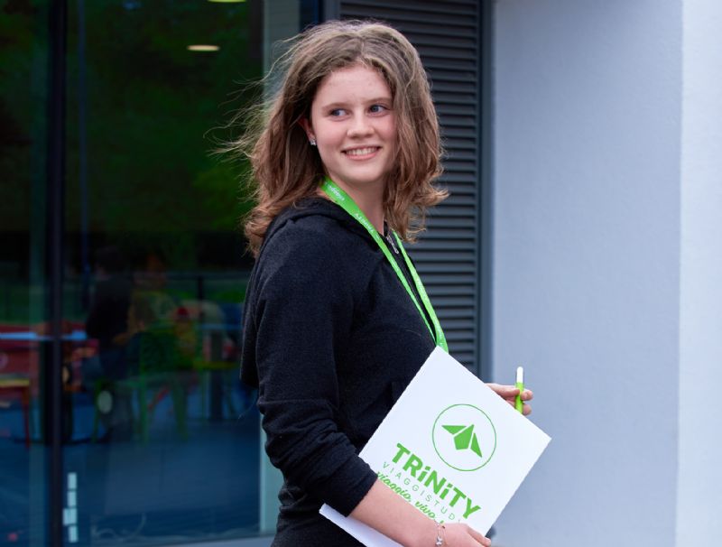 Estate INPSieme Il Bando Estate INPSieme è rivolto a studenti della scuola primaria e secondaria di I e II grado. Permette di partecipare a un soggiorno linguistico grazie a una borsa di studio a copertura totale o parziale del costo del pacchetto. C’è un bando specifico per ogni fascia di età, ed è possibile scegliere tra soggiorni linguistici e tematici, di una o due settimane in Italia oppure due settimane all’estero. Estate INPSieme: soggiorni studio all’estero Soggiorni di studio all’estero di due settimane (per un minimo di 14 notti/15 giorni) per ragazzi delle Scuole Superiori (Secondaria di II grado). scopri di più » Estate INPSieme: soggiorni studio in Italia Soggorni di una o due settimane in Italia per studenti delle Scuole Elementari e/o Medie (Secondaria di I grado). scopri di più »